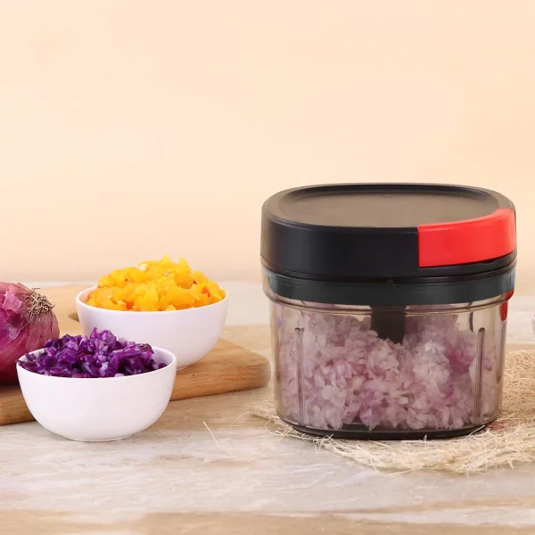 WONDERCHEF Glory String Chopper with 3 Sharp Stainless Steel Blades 600 ml, Anti Slip Silicone, Compact, Air tight lid WON592 - Image 5