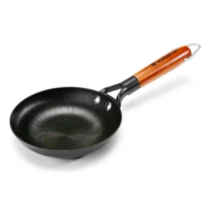 WONDERCHEF Ferro Light-weight Cast-iron Fry Pan, 18cm, 40% Lighter, Pre-seasoned with 100% Vegetable Oil, Non-toxic, Chemical-free, Induction-friendly, Long Cool-touch Wood Handles, 10-Yr Warranty WON791-63155157